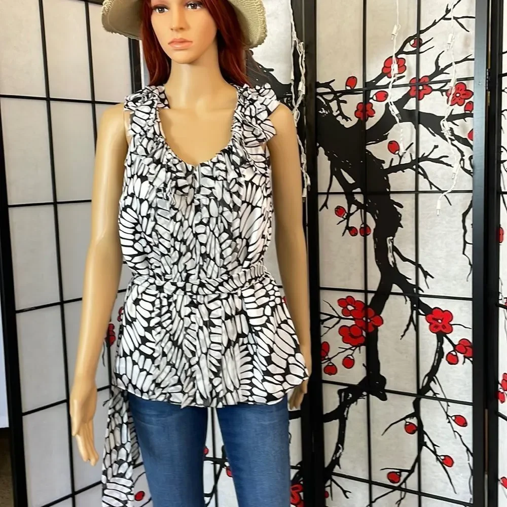 𝅺WHITE House/Black Market Size Small Flowy Sleeveless/Lined Top. In EUC. - Picture 4 of 12